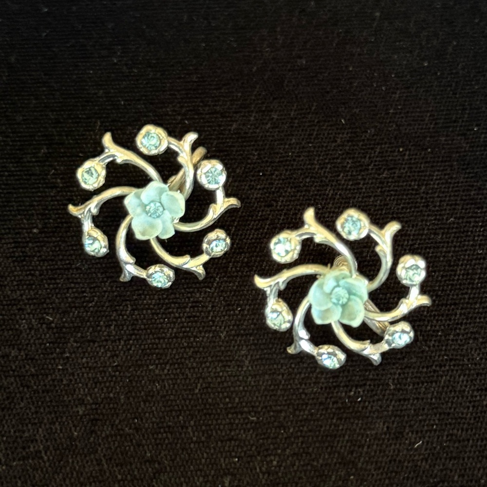 Vintage screw back earrings